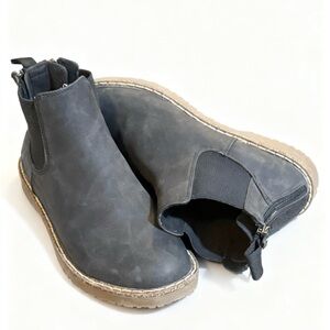 Blowfish Malibu Chillin Chelsea Boot Women’s Size 8.5 Gray Casual Good Condition